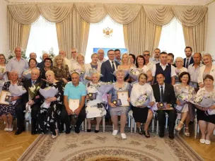 В День семьи, любви и верности медалями «За любовь и верность» отмечены 17 супружеских пар